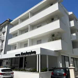 Hotel Exclusive In Pieno Centro - Nuova Gestione 2025 Riccione